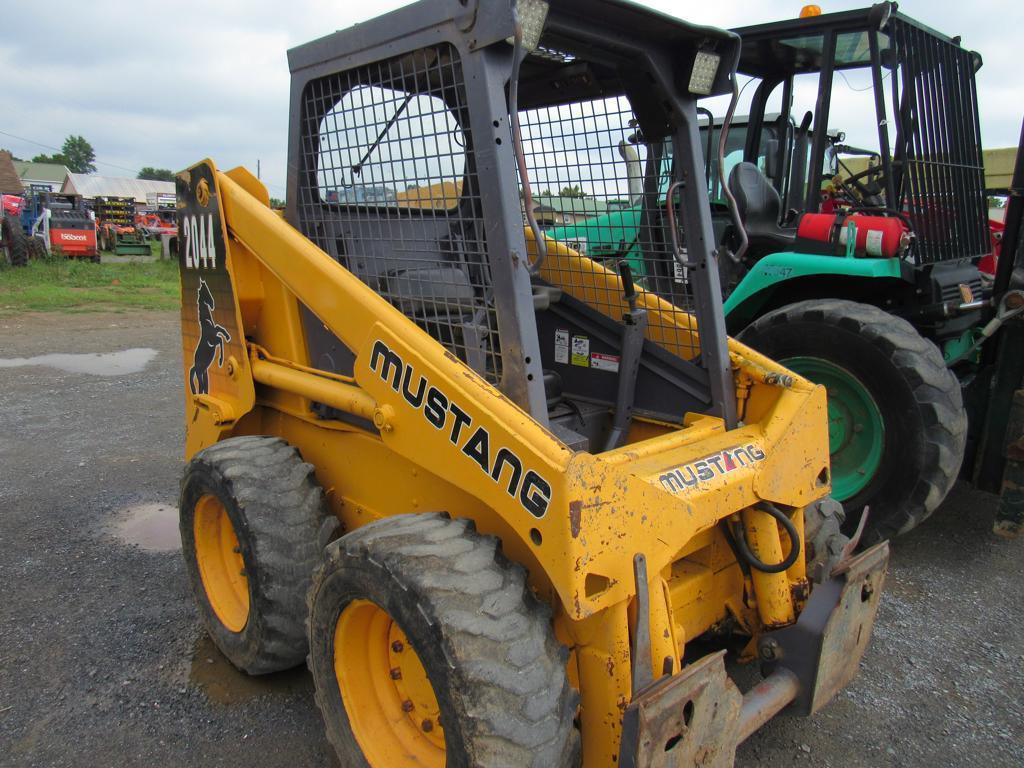 Mustang 2044 Skidloader, Rebuilt Engine