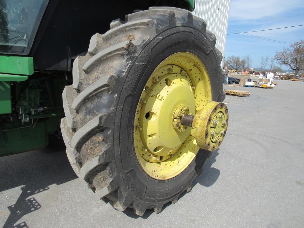 JD 4555 Cab Tractor, 4x4