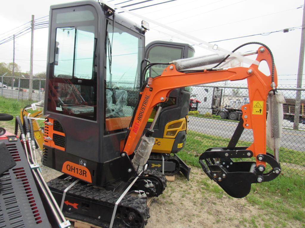 AGT QH13R Excavator w/Cab