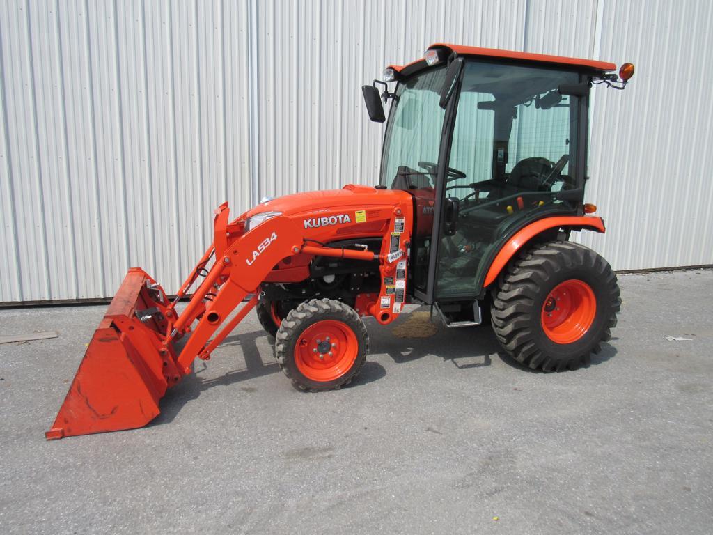 Kubota B3350 Cab Tractor w/LA534 Loader