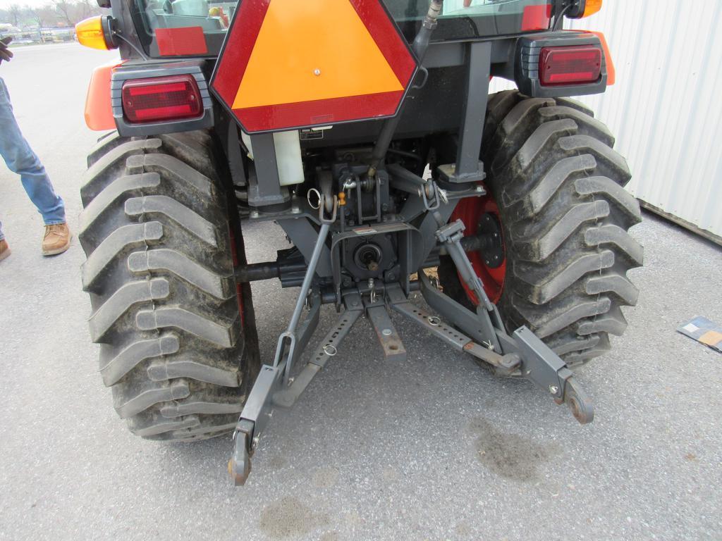 Kubota B3350 Cab Tractor w/LA534 Loader