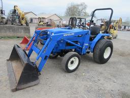 NH TC30 4WD Tractor w/Loader