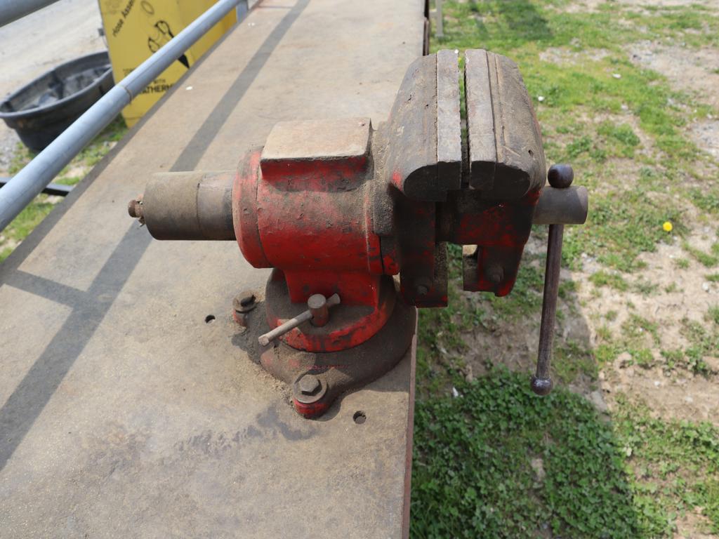 Steel Workbench w/ Vise