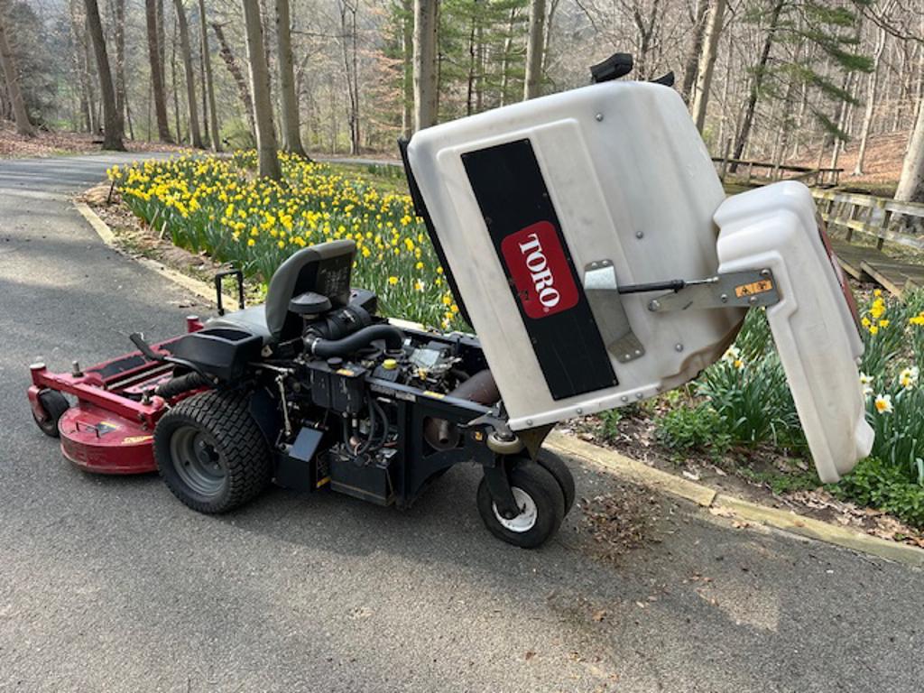 Toro 48" Mower w/Hopper