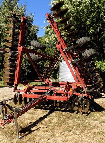 ’98 Case IH 3950, 33’ folding disk