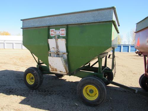 Huskey 325 bu gravity box on JD gear