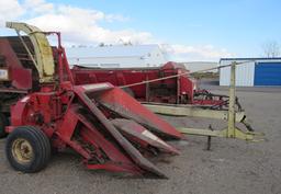 Gehl CB600 forage chopper