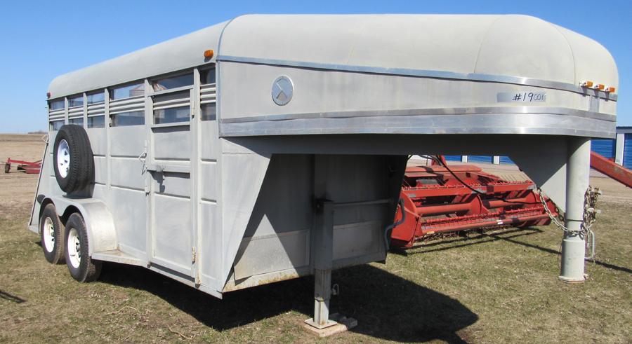 Travalong 14' horse trailer