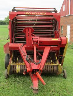 NH 847 round baler, chain driven