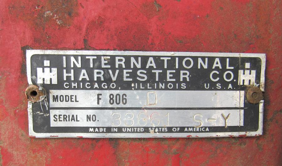 IH 806 Turbo tractor