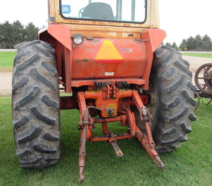 1965 Allis-Chalmers 190XT tractor