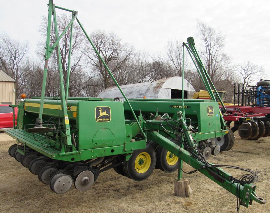 JD 455 drill, 30’