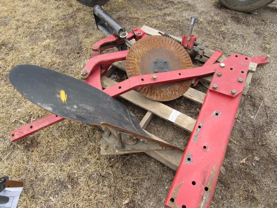 extra bottom to Case 800 plow