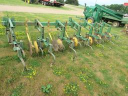 John Deere 825 Cultivator