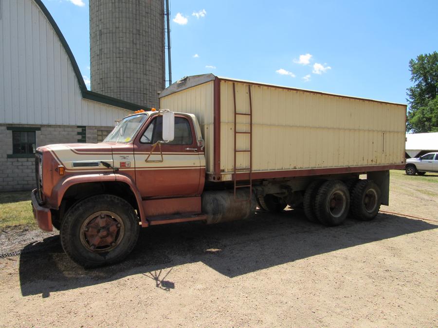 GMC 7000 grain truck