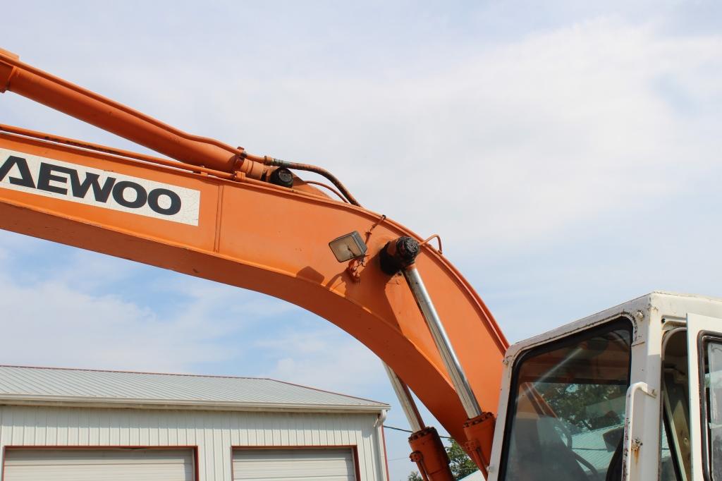 ‘94 Daewoo DH130-2 Excavator