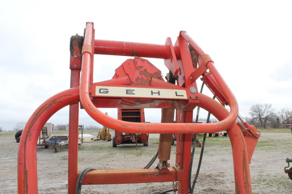 Gehl BH1500 bale mover