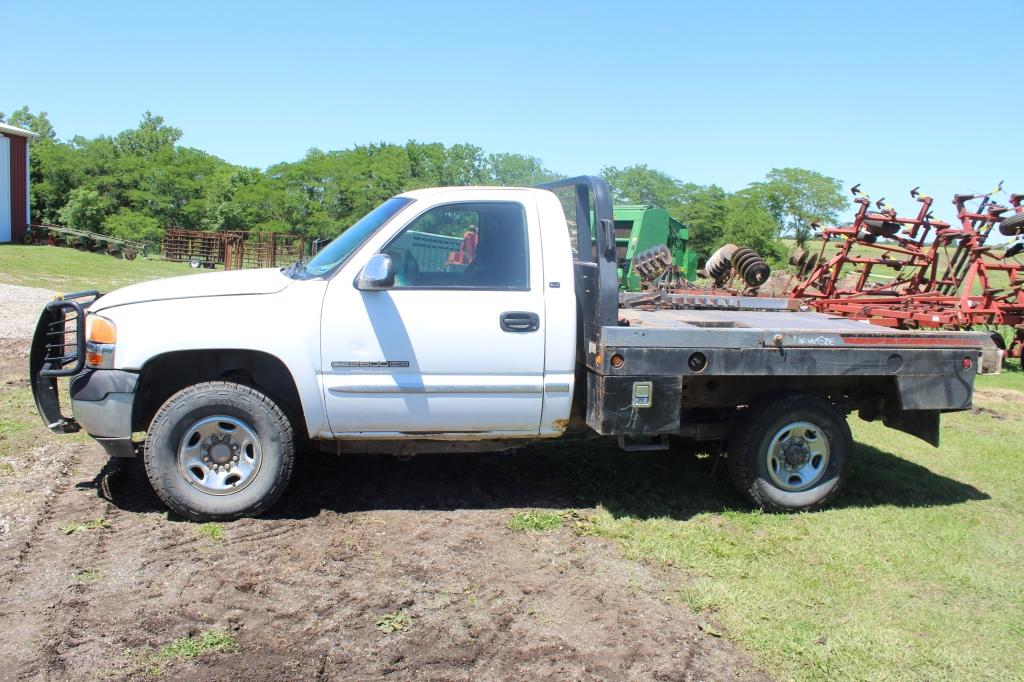 '02 GMC 2500 truck