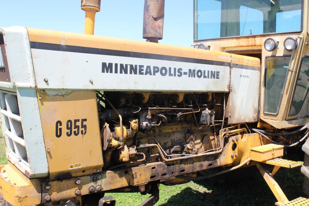 Minneapolis Moline G955 tractor