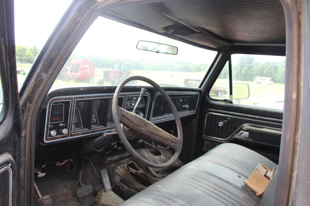 '77 Ford F250 XLT truck