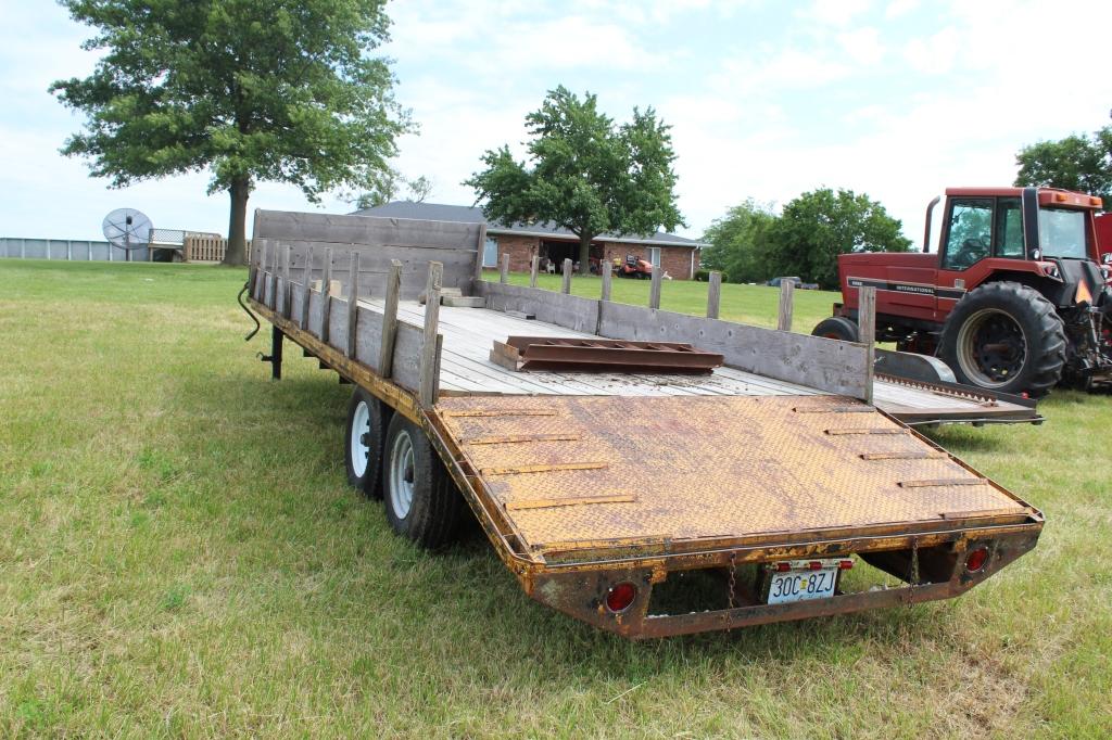 '79 flat bed gooseneck trailer