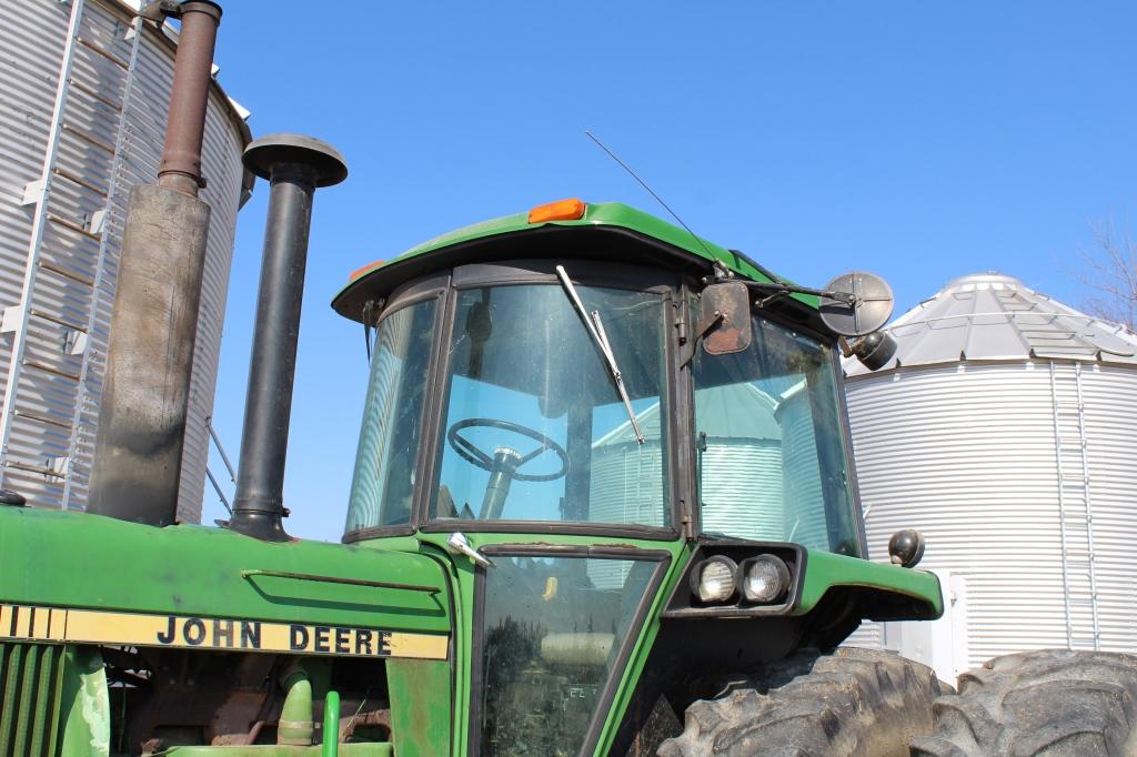 1979 John Deere 4440 2wd tractor