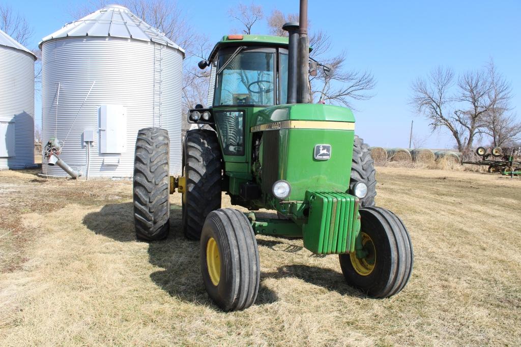 1979 John Deere 4440 2wd tractor