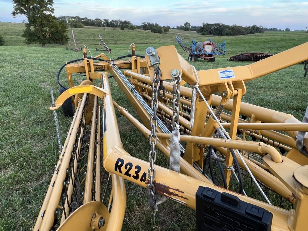 Vermeer R23A hay rake