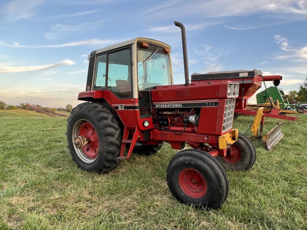 1980 International 1086 2wd tractor