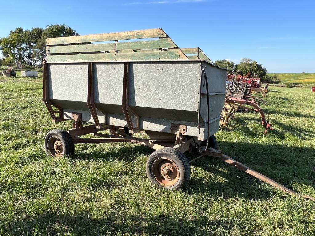 Flare box wagon w/ hyd. hoist