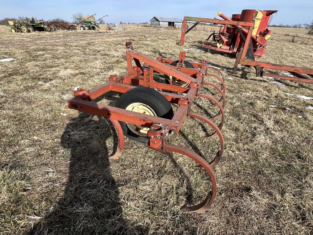 Krause 298 10’ chisel plow