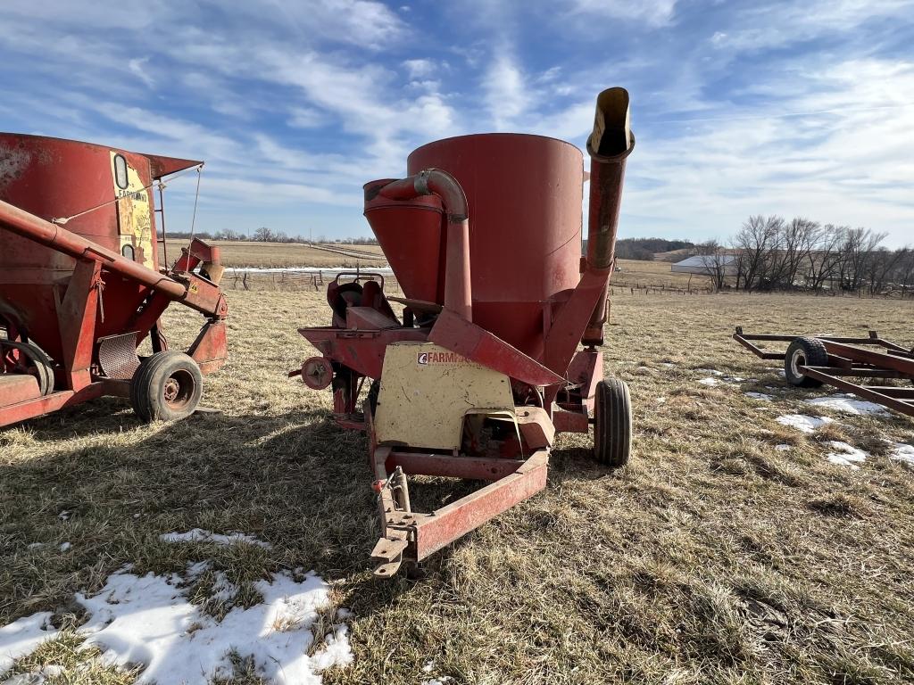 Farmhand feedmaster 815 grinder mixer