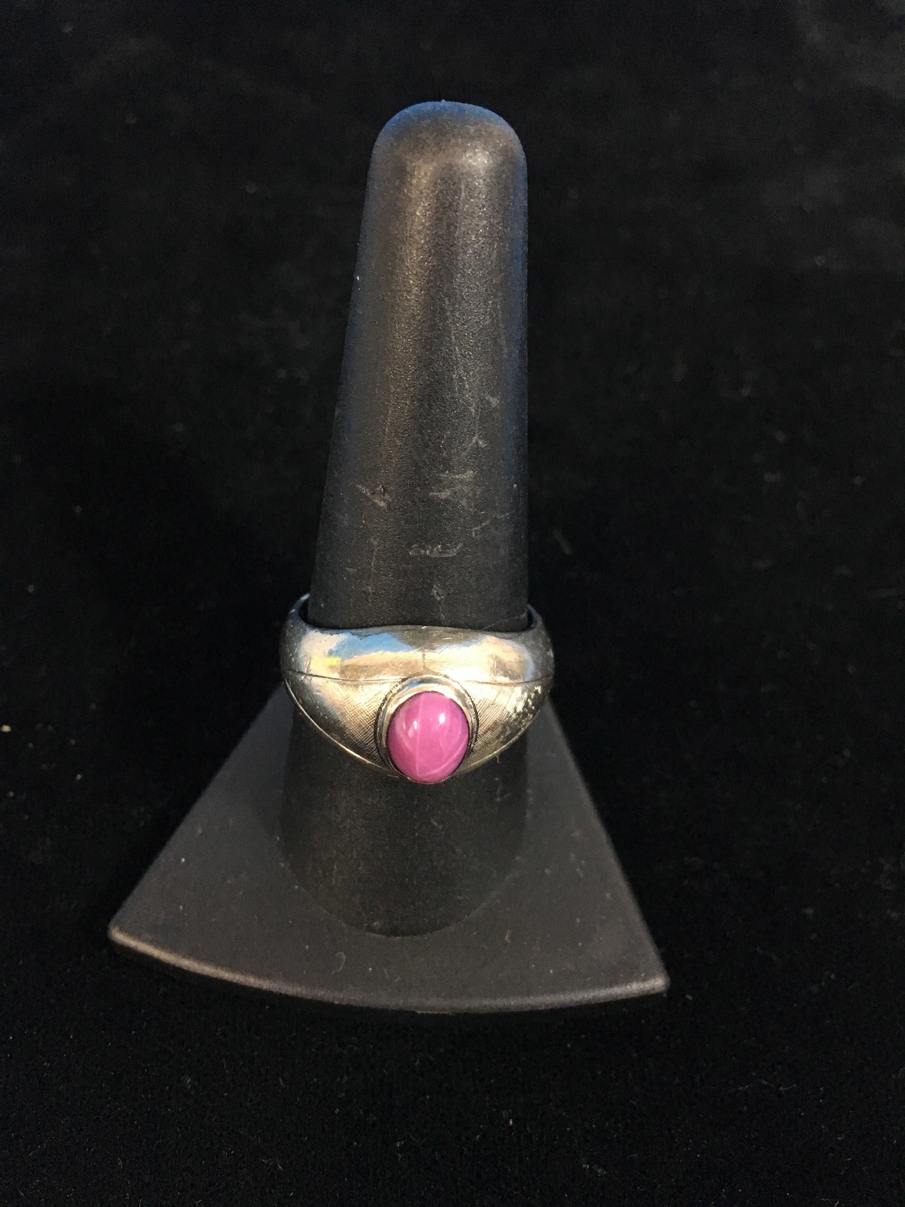 Stunning Sterling Silver Ring W/ Ruby Star Sapphire Gemstone - Size 9.5