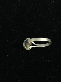 Old Pawn Sterling Silver & Mother of Pearl Ring - Size 6.75