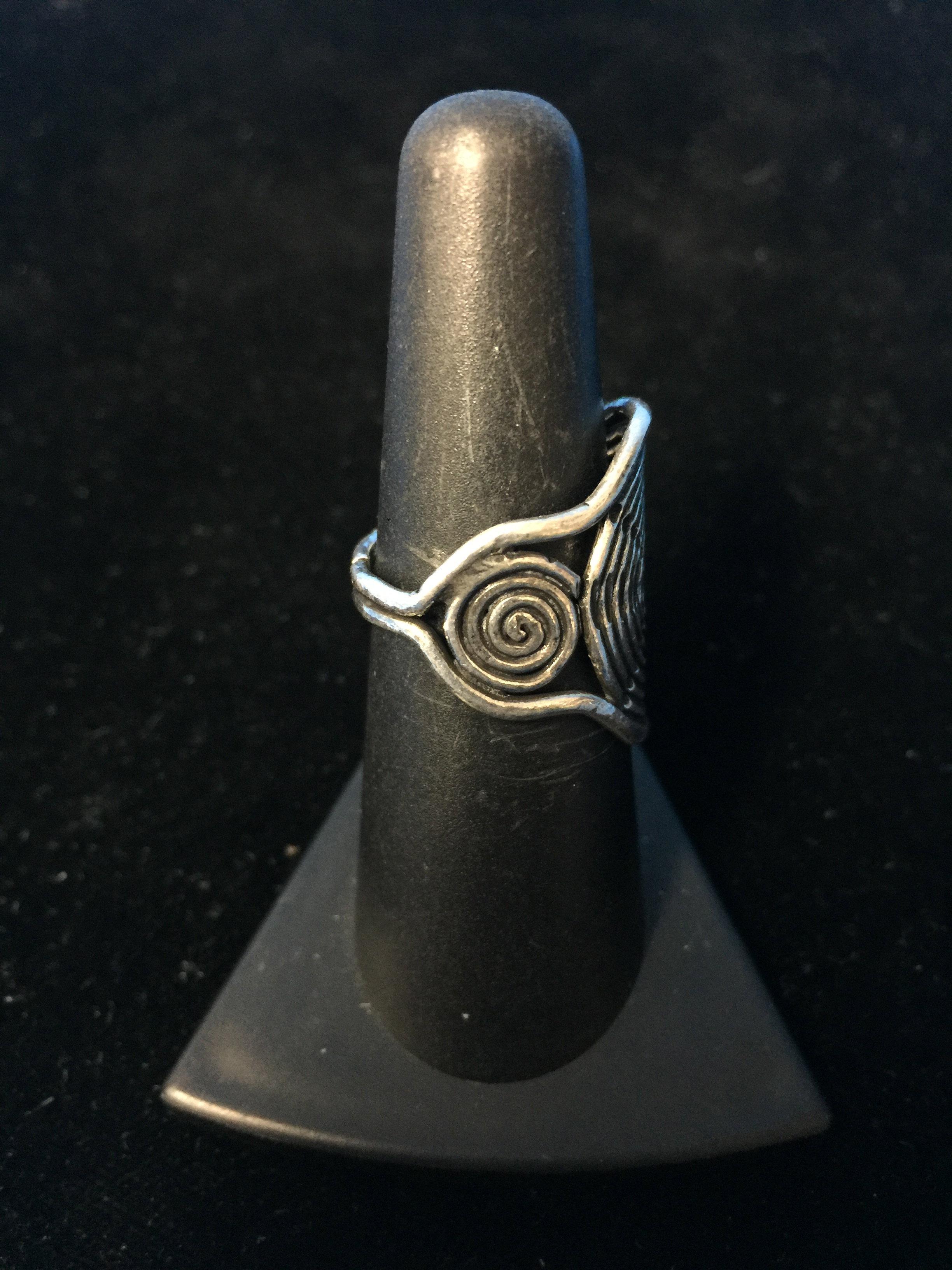 Ornate Sterling Silver Swirl Ring - Size 7.5