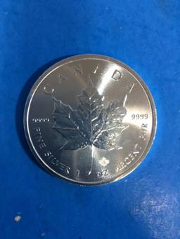 1 Ounce .9999 Extra Fine Silver 2017 Canadian Maple Leaf Bullion Round