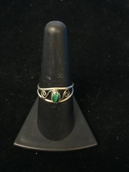 Old Pawn Native American Sterling Silver & Malachite Ring - Size 8