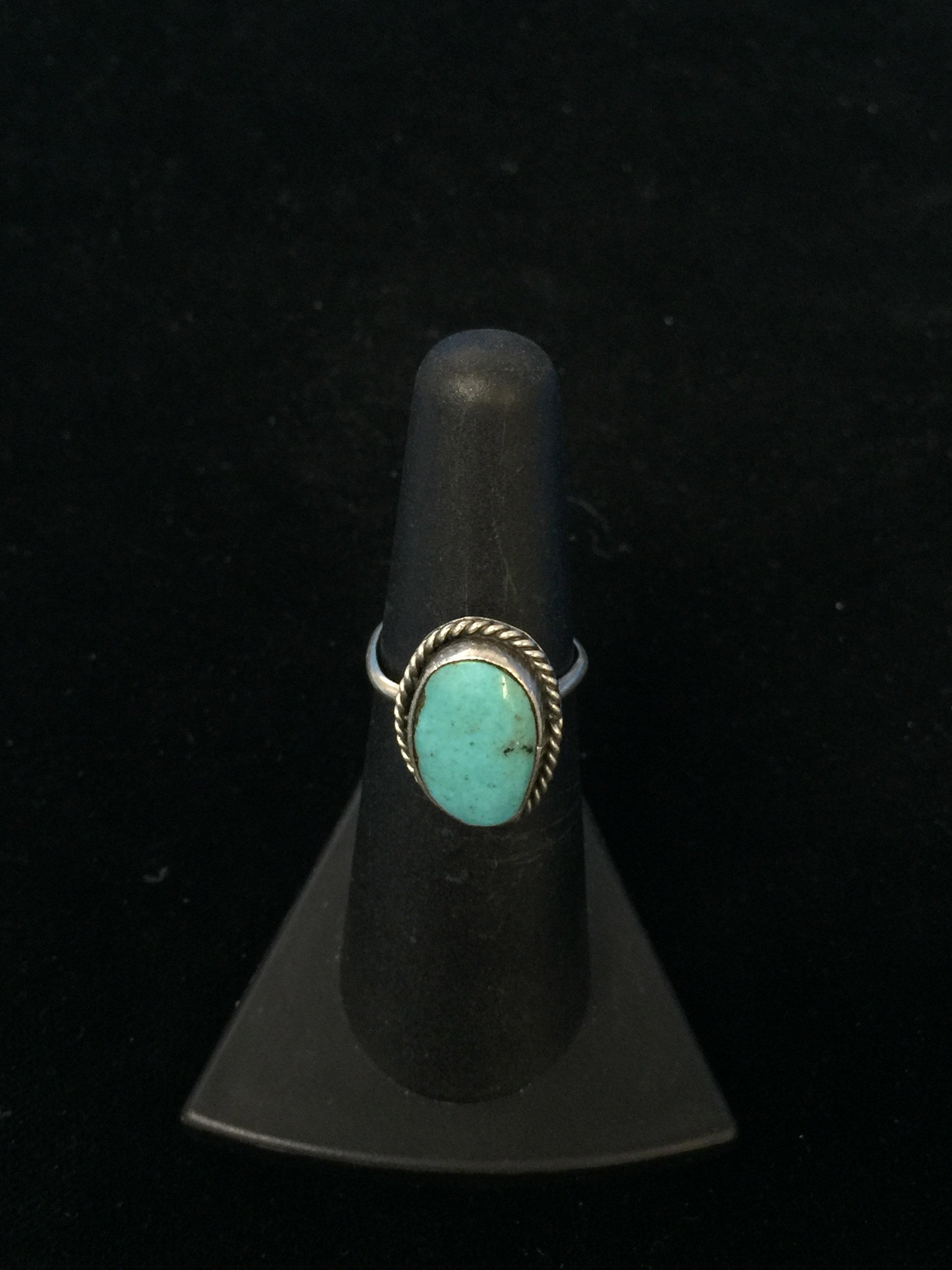 Old Pawn Sterling Silver & Turquoise Ring - Size 5.5