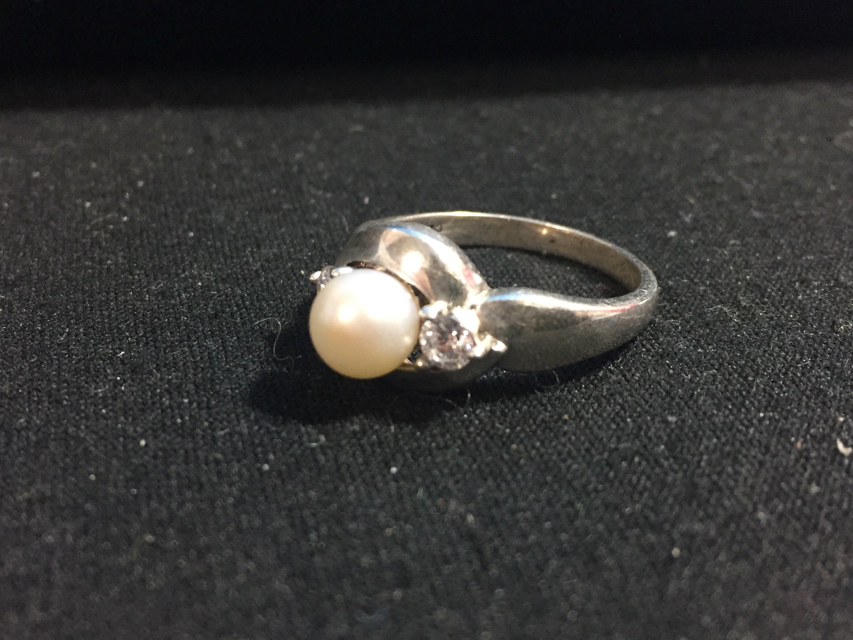 Pearl & CZ Sterling Silver Cocktail Ring - Size 8