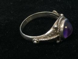 Old Pawn Sterling Silver Leaf Ring W/ Cabachon Amethyst - Size 7