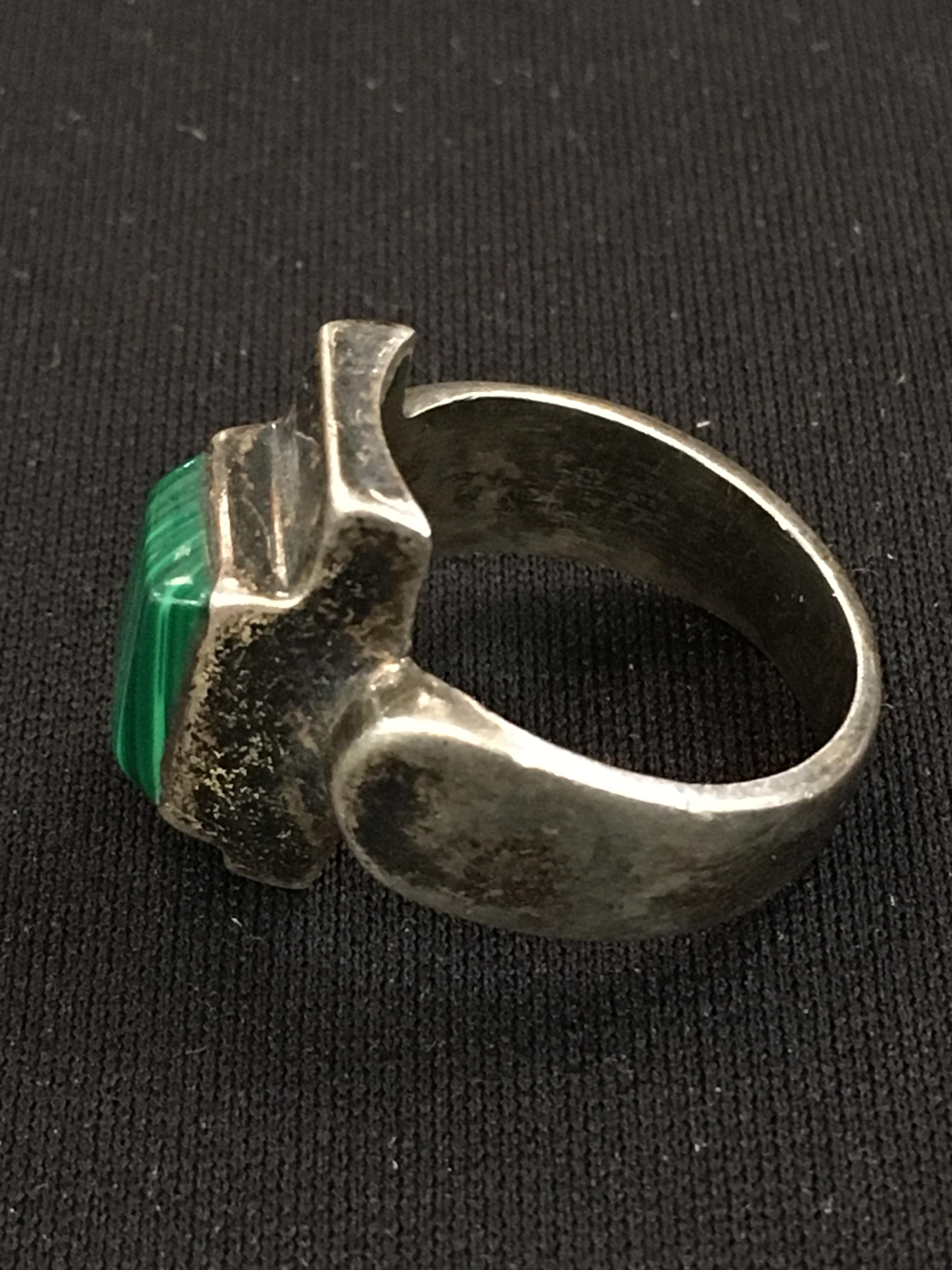 Old Pawn Native American Retangular Malachite Sterling Silver Ring - Size 7