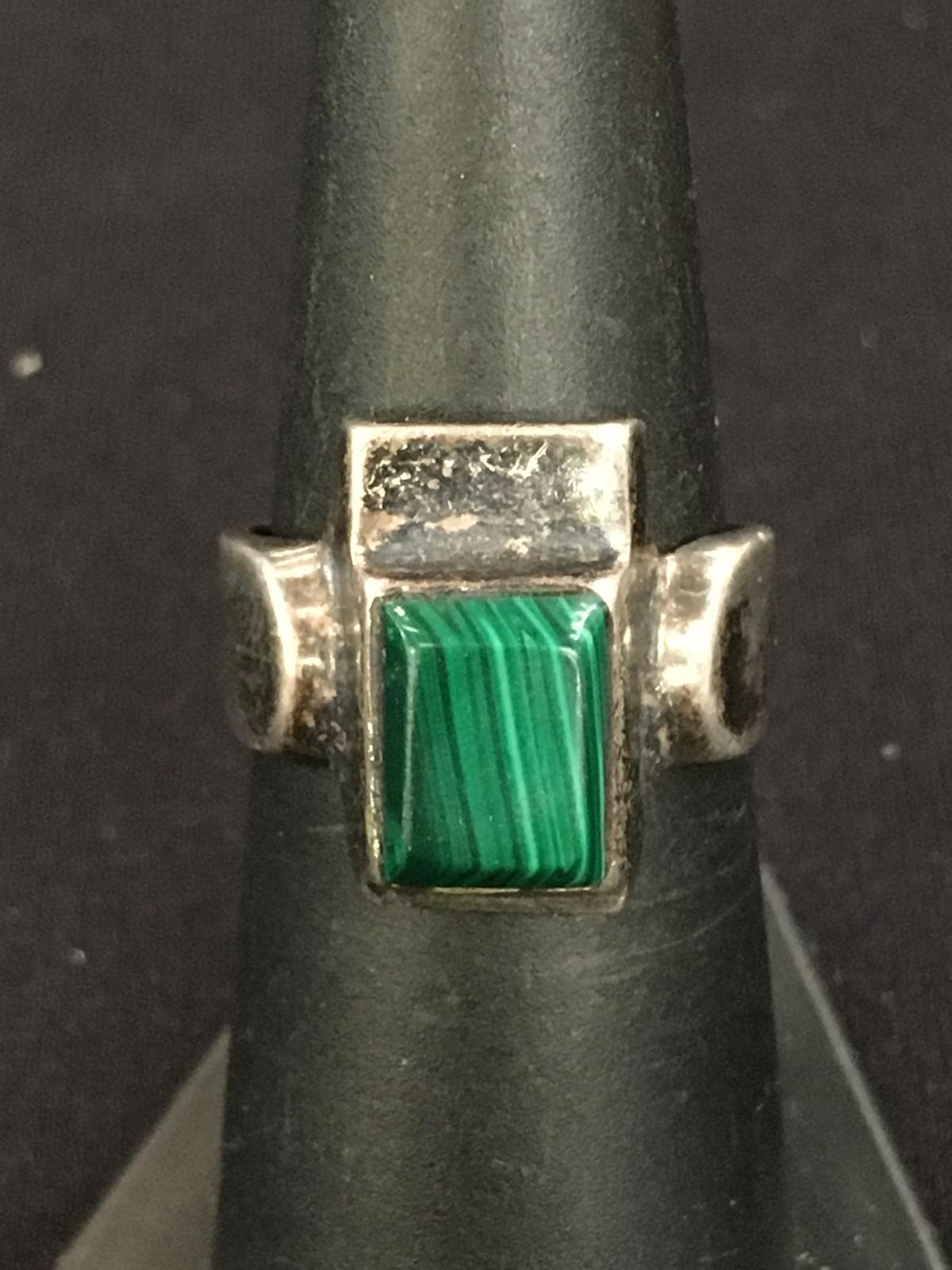 Old Pawn Native American Retangular Malachite Sterling Silver Ring - Size 7