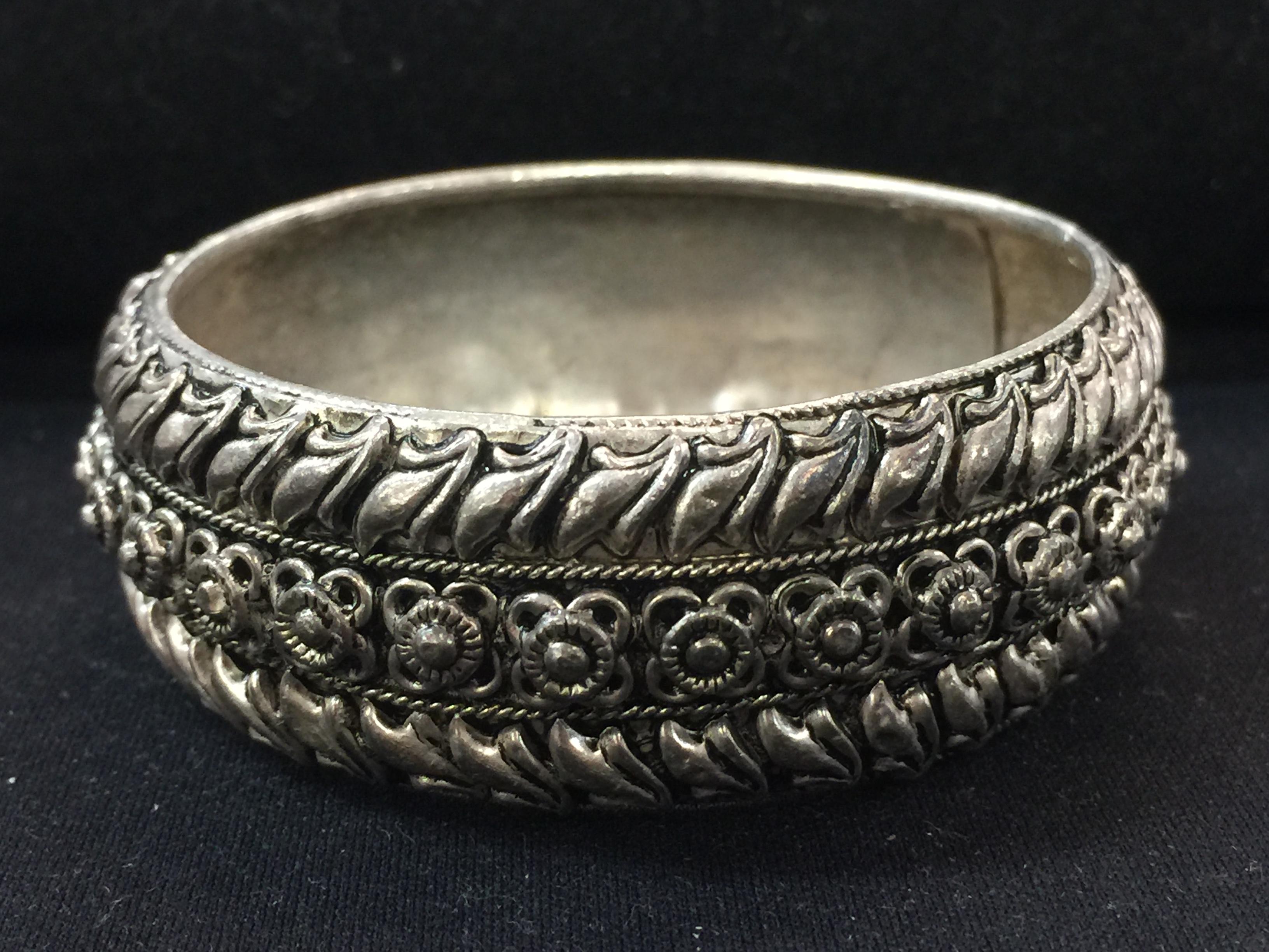 Wide Hand Carved Steling Silver Cuff Bracelet - 39 Grams