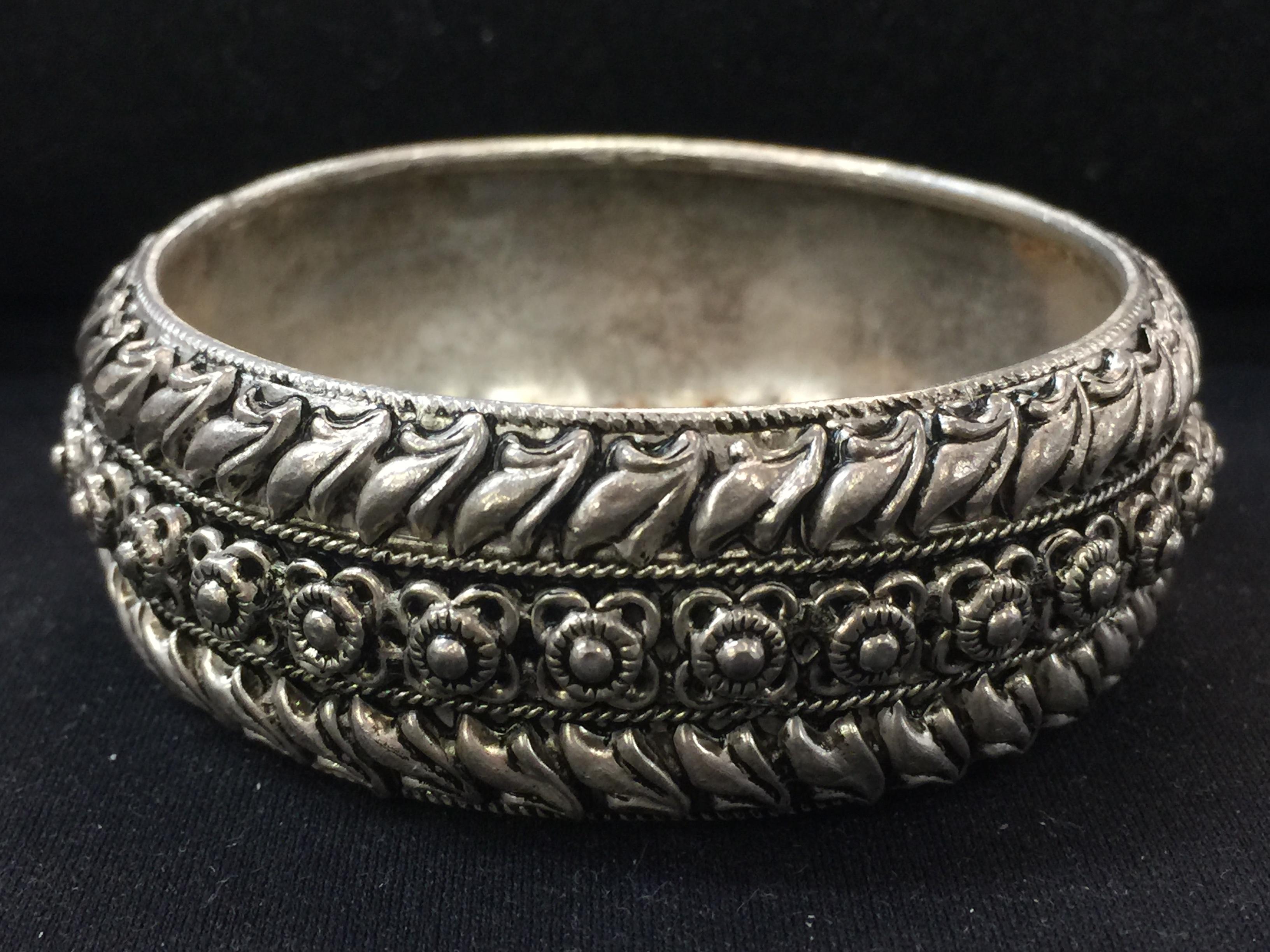 Wide Hand Carved Steling Silver Cuff Bracelet - 39 Grams