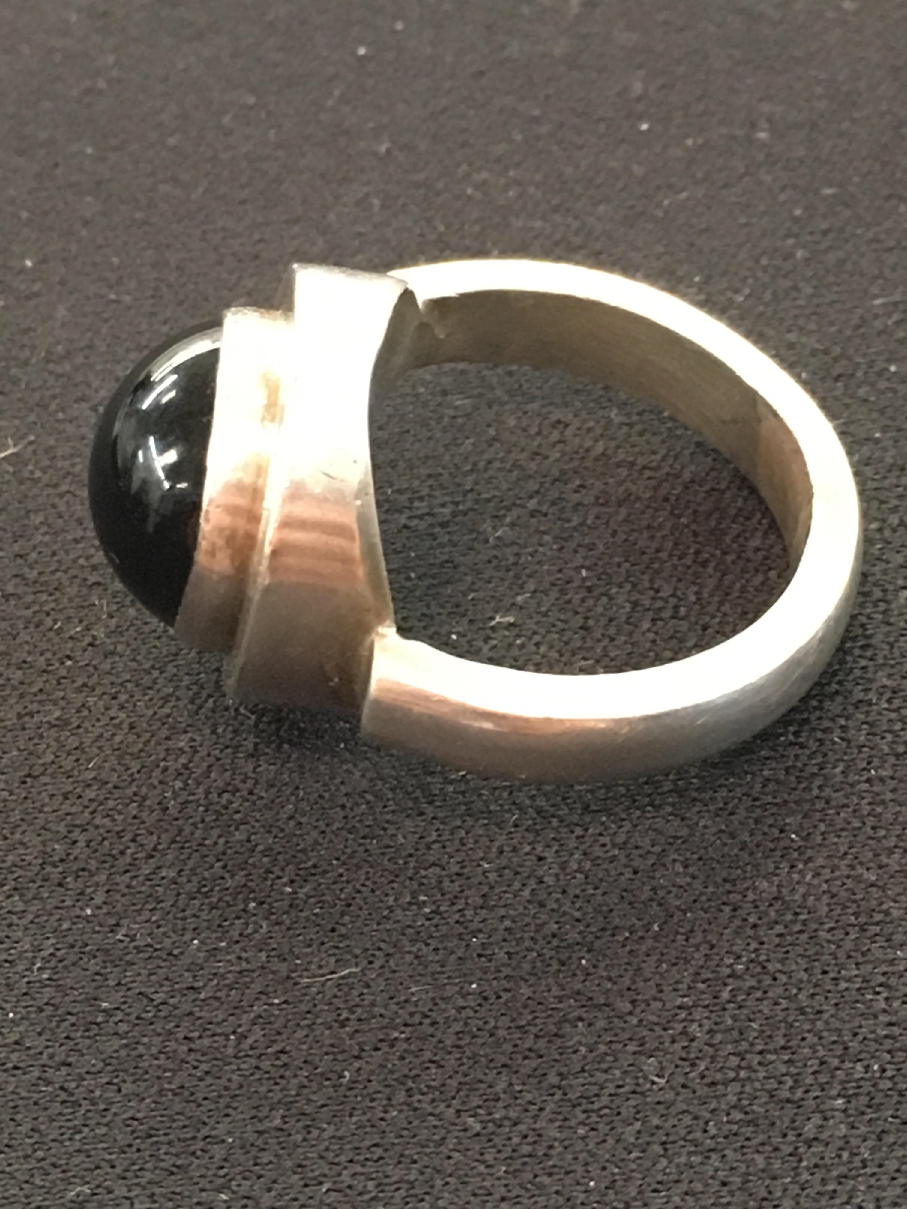 Modern Sterling Silver Ring w/ Large Onyx Cabachon - Size 7.5