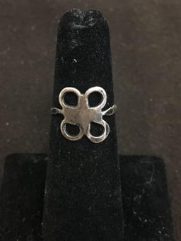 Handmade Four Leaf Ribbon Clover Motif Sterling Silver Ring Band - Size 5