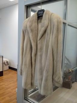 Amante Furs Natural Violet Female Mink Fur Coat $6000 Original Cost W/ Paperwork