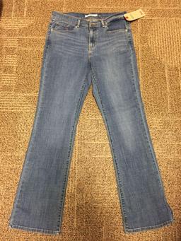 Brand New with Tags Levi's Red Tab Classic Bootcut Blue Jeans - Size 8 Medium W 29 L 32