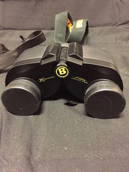 Nice Bushnell Xtra-Wide 7x32 Binoculars in Fanny Pack Carrying Pouch - Good Condition