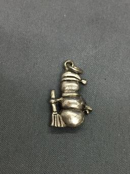 Detailed 21x17mm Happy Snowman Themed Sterling Silver Pendant
